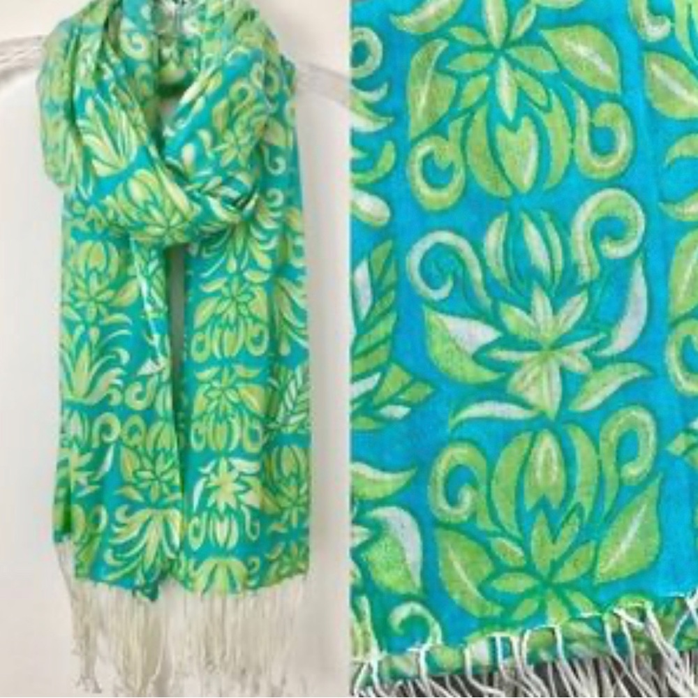 Lilly Pulitzer Pashmina Scarf. EUC.